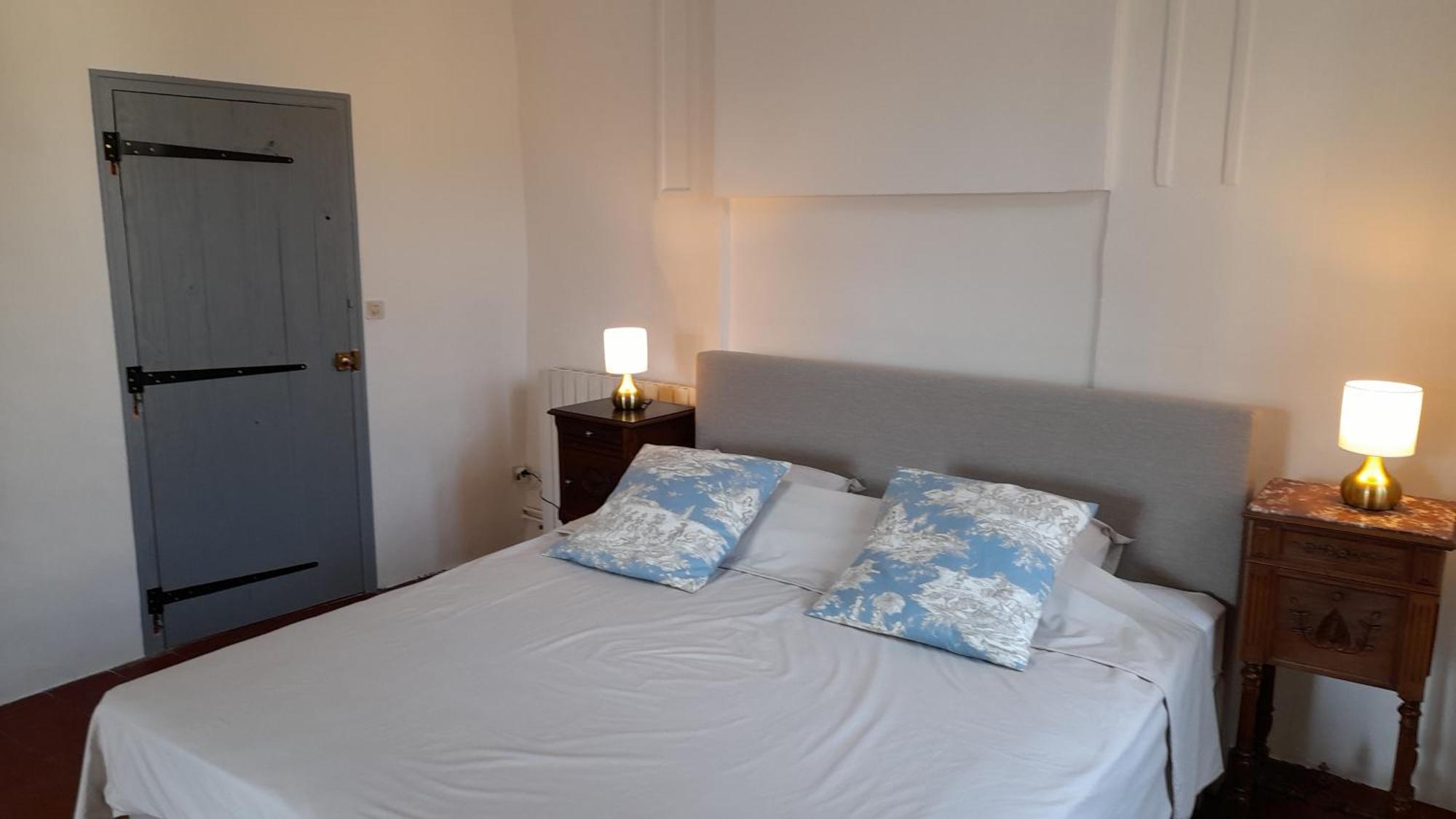 Bed and Breakfast La Tour De Pezene Андюз Номер фото