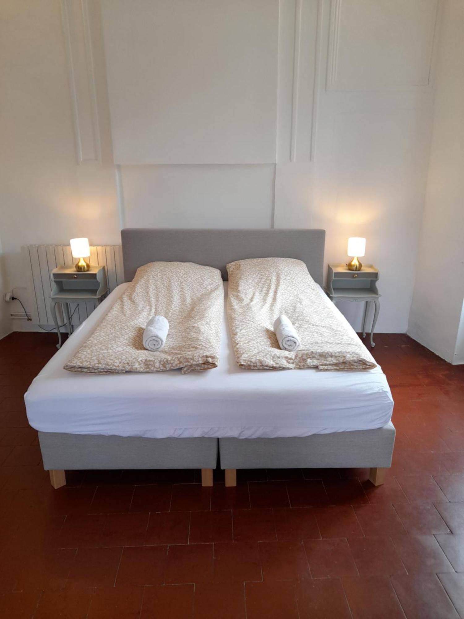 Bed and Breakfast La Tour De Pezene Андюз Номер фото