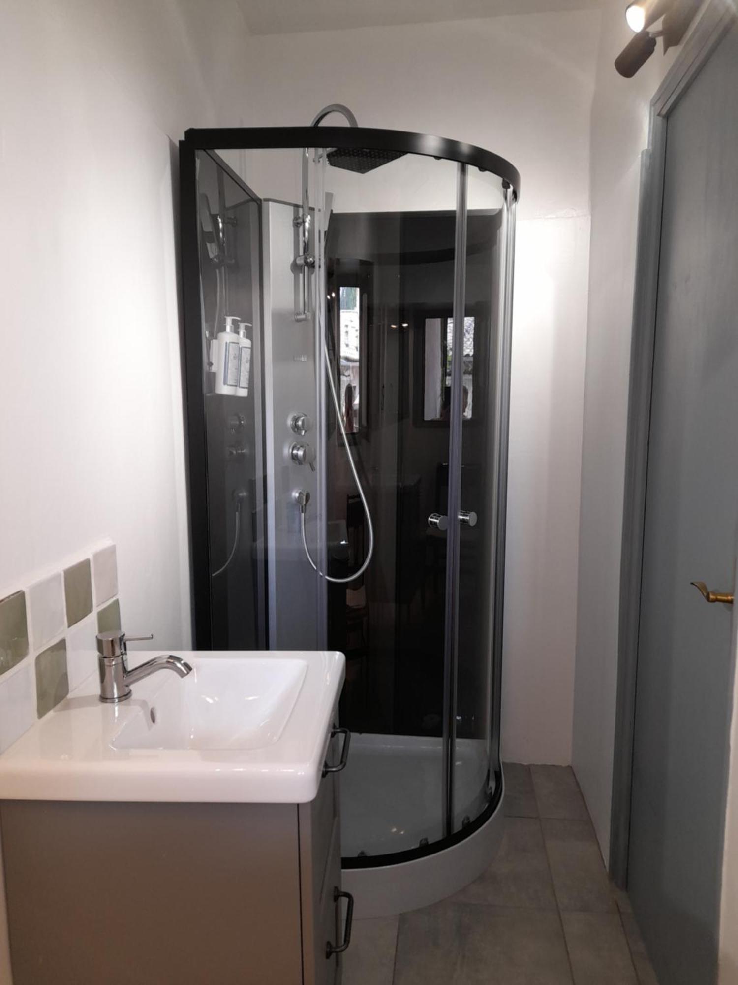 Bed and Breakfast La Tour De Pezene Андюз Номер фото